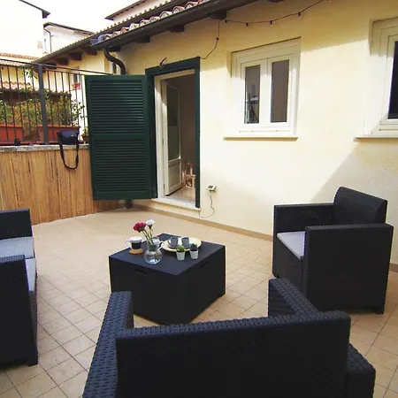 דירה Cozy House Con Corte Privata In Centro Storico Aq ל'אקווילה