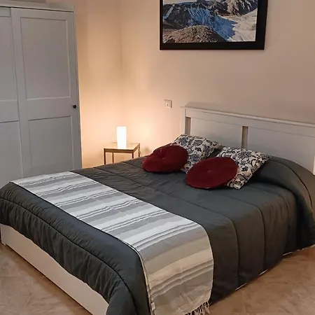 Cozy House Con Corte Privata In Centro Storico Aq