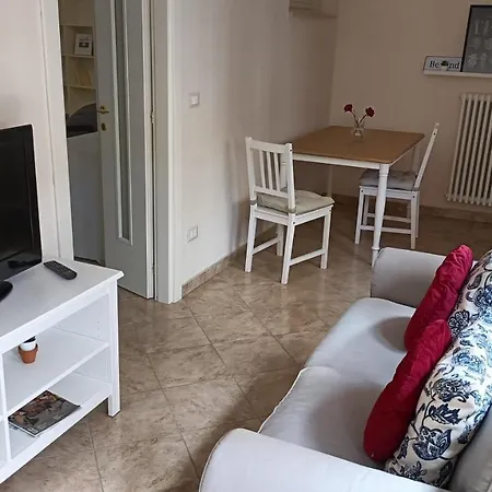 Cozy House Con Corte Privata In Centro Storico Aq