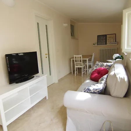 Cozy House Con Corte Privata In Centro Storico Aq