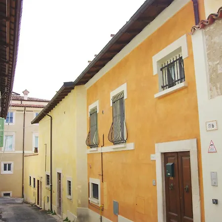 Cozy House Con Corte Privata In Centro Storico Aq