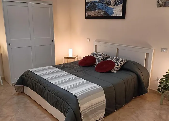 Cozy House Con Corte Privata In Centro Storico Aq