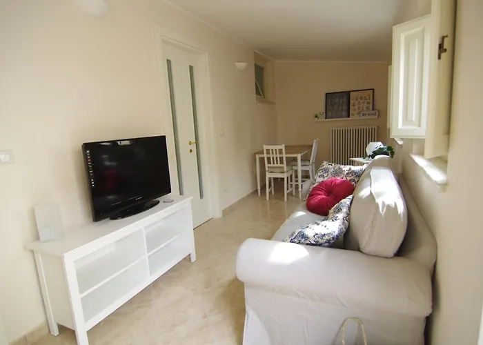 Cozy House Con Corte Privata In Centro Storico Aq